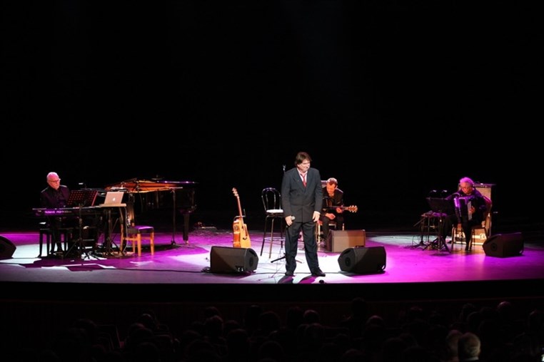 Bernard Sauvat Au Casino Du Liban